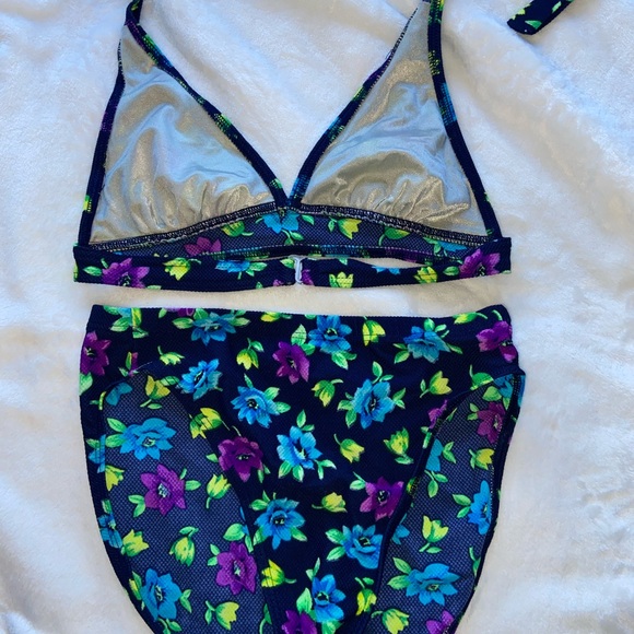 Vintage floral print bikini Triangle style top and high waisted bottoms - Picture 2 of 5